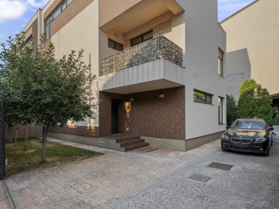 Vila superba 7 camere, an 2011 - Nicolae Grigorescu 