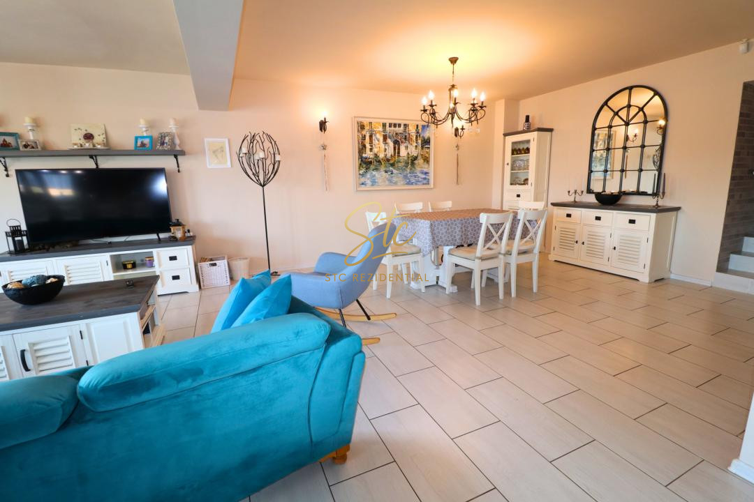 Vila cu deschidere la lac - Branesti - constructie 2016 - mobilata si utilata