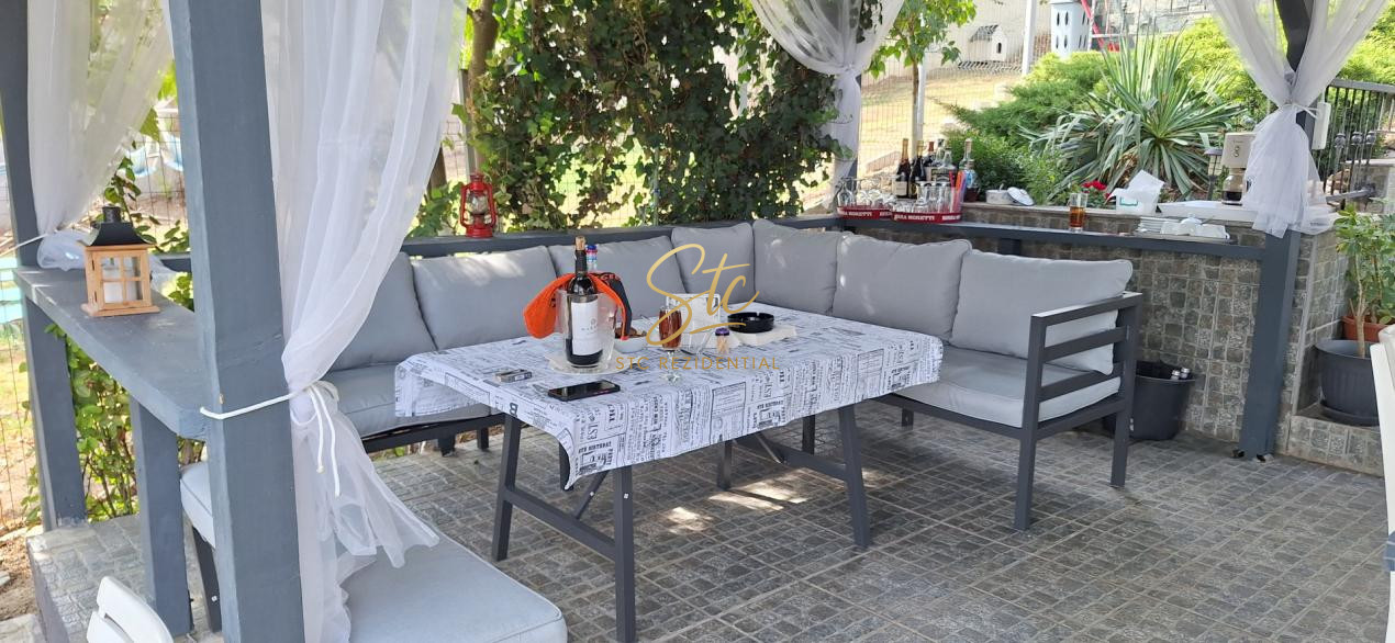 Vila cu deschidere la lac - Branesti - constructie 2016 - mobilata si utilata