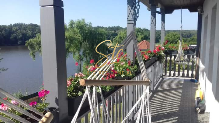 Vila cu deschidere la lac - Branesti - constructie 2016 - mobilata si utilata