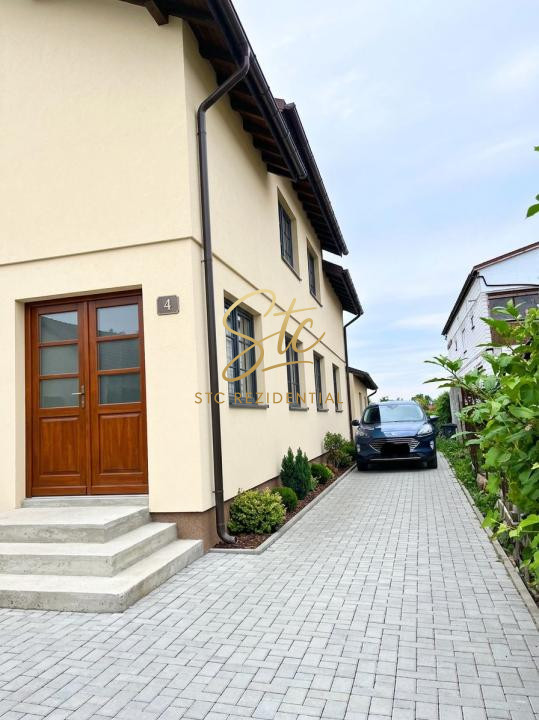 Casa la rosu - 25 km pana in Bucuresti - living 36mp
