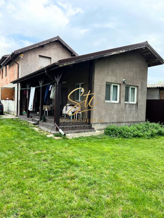 Casa la rosu - 25 km pana in Bucuresti - living 36mp